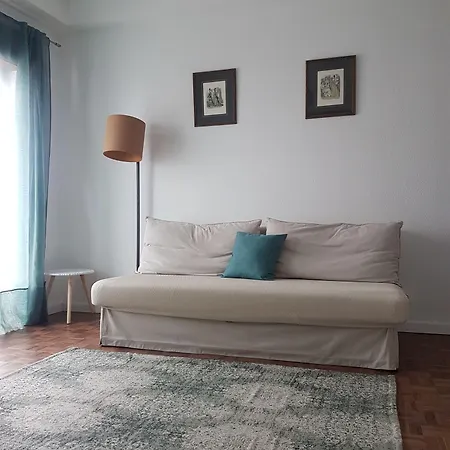 Casa70 3* セトゥーバル